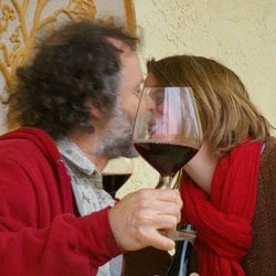 Clos Saron - Gideon Bienstock logo