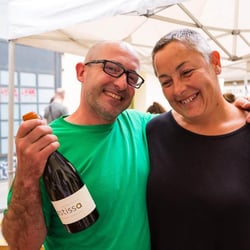 Vinyes que Atrapen - Toni Osorio & Balbina Garcia logo