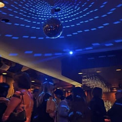Lily’s Bar 844639