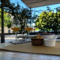 Meno Vini e Altre Necessità 1391841