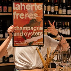 Grapes Wine Bar 1375447