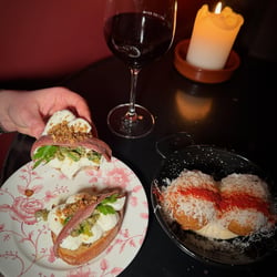 Willing Wine Bar 1386724