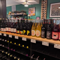 Little Sister Wine Shop 906864