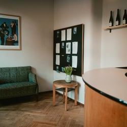 New Kitz Wine Shop 1360077