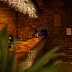 AHA Slow Wine Bar 805789