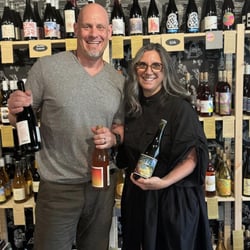 Yeah Wine Shop 810706
