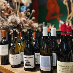 Matisse Wine Shop & Bar 728342