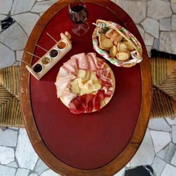 Red Red Wine 111081
