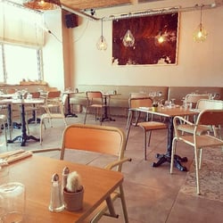 Les Halles restaurant 42350