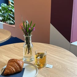 Pyxis Café 750168