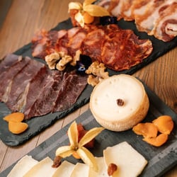 Anyway Wine Bar 653417