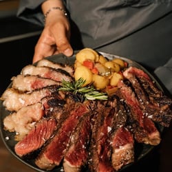 Anyway Wine Bar 653418