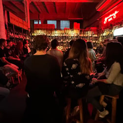 Garage Bar 806385