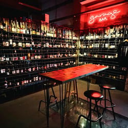 Garage Bar 806422