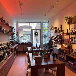 Club Paris Bottle Shop & Wine Bar 788126