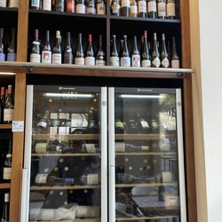 Symposium wine bar 618980