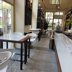 Symposium wine bar 618981