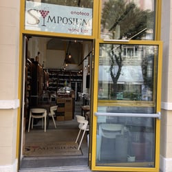 Symposium wine bar 618984