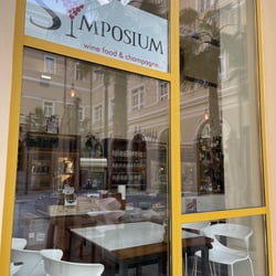 Symposium wine bar 618985