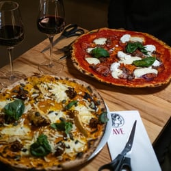AVE Pizza Bar 758403