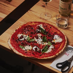 AVE Pizza Bar 758405