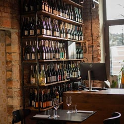 Kontakt wino & bistro 519306