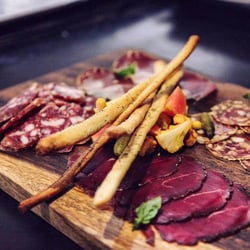 Devine Food and Wine 204375