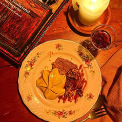 Dona Restaurant 704757