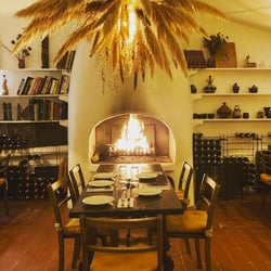 Edú Restaurant 704172