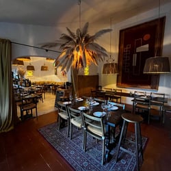 Edú Restaurant 707648