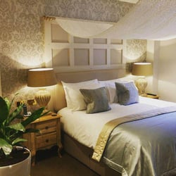 Forest Side Hotel 8224