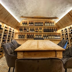Frosch Restaurant 703841