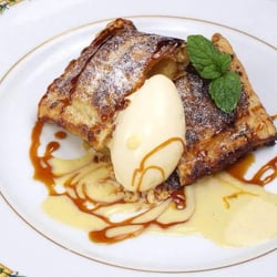 ぺルージュ Restaurant Pérouges 51610