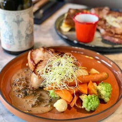 Sacré Bistro 699492