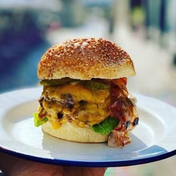 Sacré Burger 699477