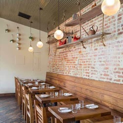 The Red Hen DC 5750