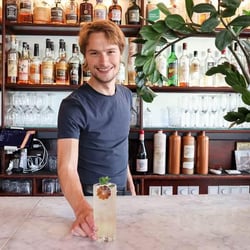 V&A Bar Bistro 544004