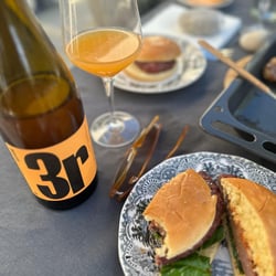 BERNAT’S Wine Warehouse 757525