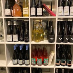 Molly’s Bottle Shop 206143