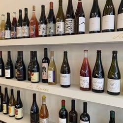 Yves Wine Gallery 427926