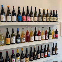 Yves Wine Gallery 427927