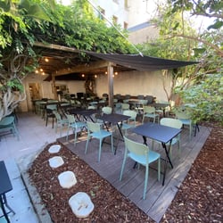 Le patio des Carmes 960375