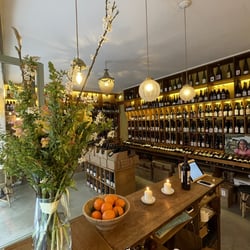 Loustic Cave & Buvette 906338