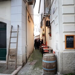 RUINS - VINERIA INCLUSIVA CON CUCINA 868837