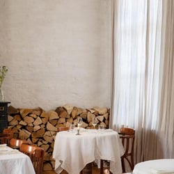 Meteor Restaurant 689369