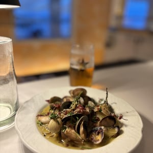 Almejas Con Jerez Y Jamón Ibérico - La Calita - 1351390