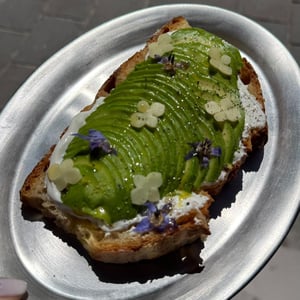 Avocado Toast - DANIELLE - vini & piattini - 1358892