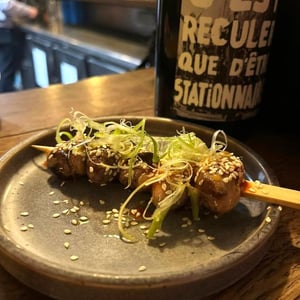Brochette De Coeurs De Canard, Kaki - Yard Restaurant & Cave à Manger - 1301764