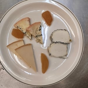 Cheeses Plate - Lua Bistro - 902328
