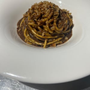 Chitarra, Aglio Nero, Olio, Peperoncino Piccante E Acciughe - Meno Vini e Altre Necessità - 1391889